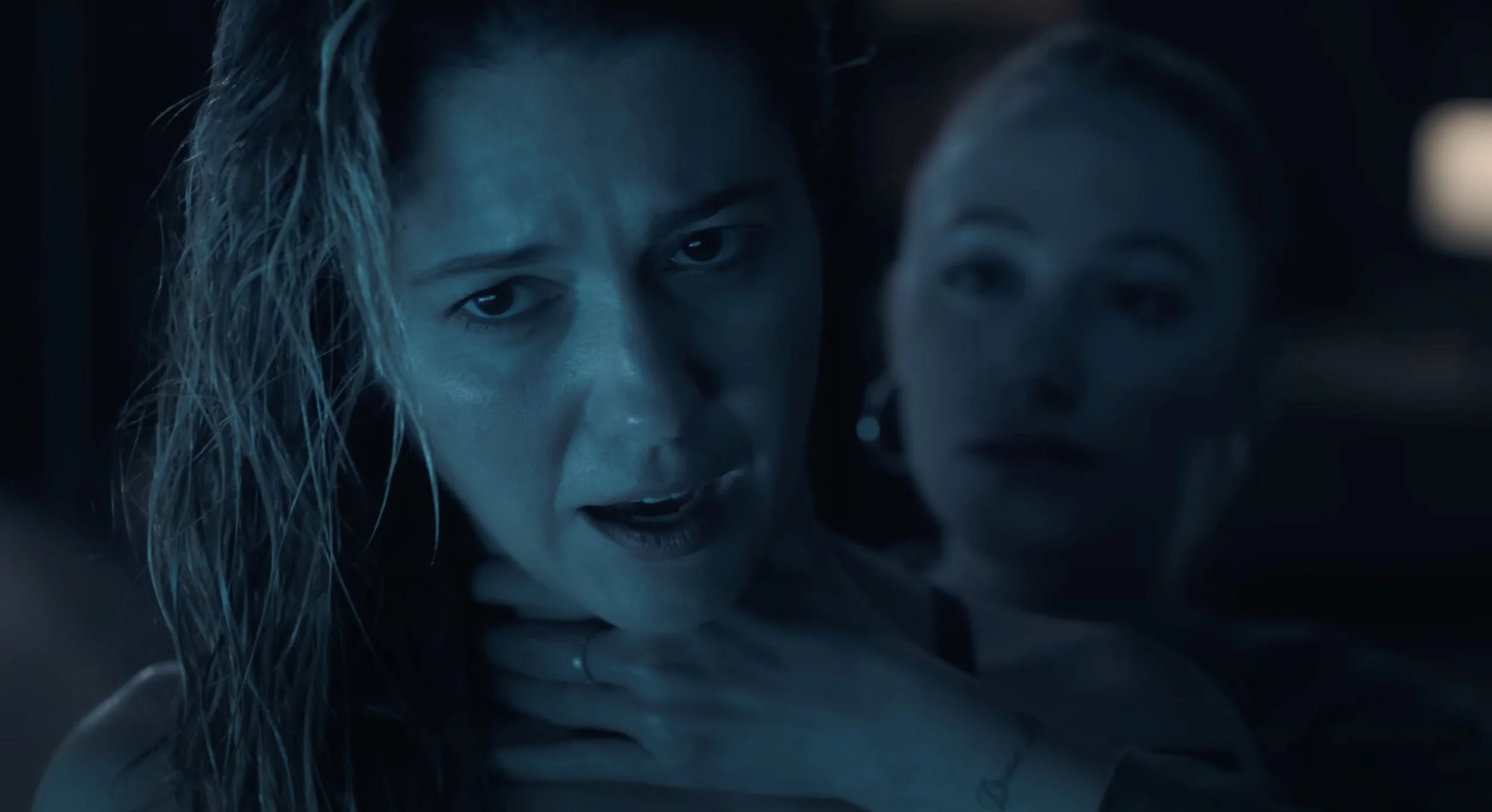 Trailer for the remake of Hulu’s hand that shakes the cradle with Mary Elizabeth Winstead and Maika Monroe